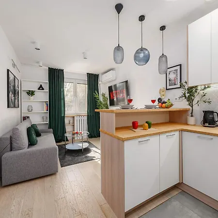 Modern Family With Play Area Апартаменти *