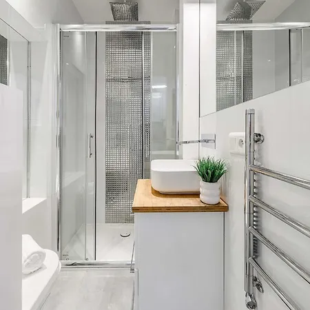 Апартаменти Modern Family With Play Area Варшава