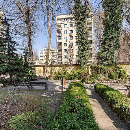 Апартаменти Modern Family With Play Area